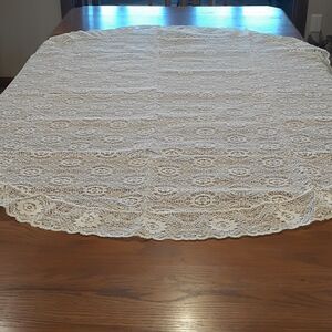 Oval tablecloth,ecru 52" X 69" oval lace